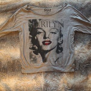 Marilyn Monroe top